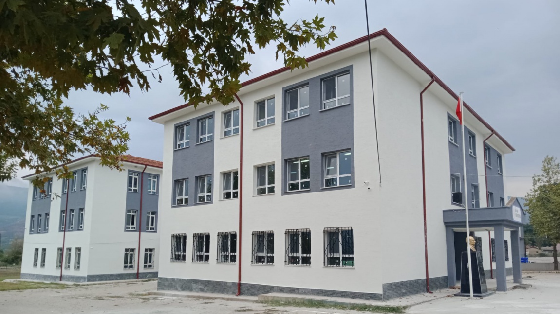 Hisarcık Beşevler Ortaokulu Fotoğrafı
